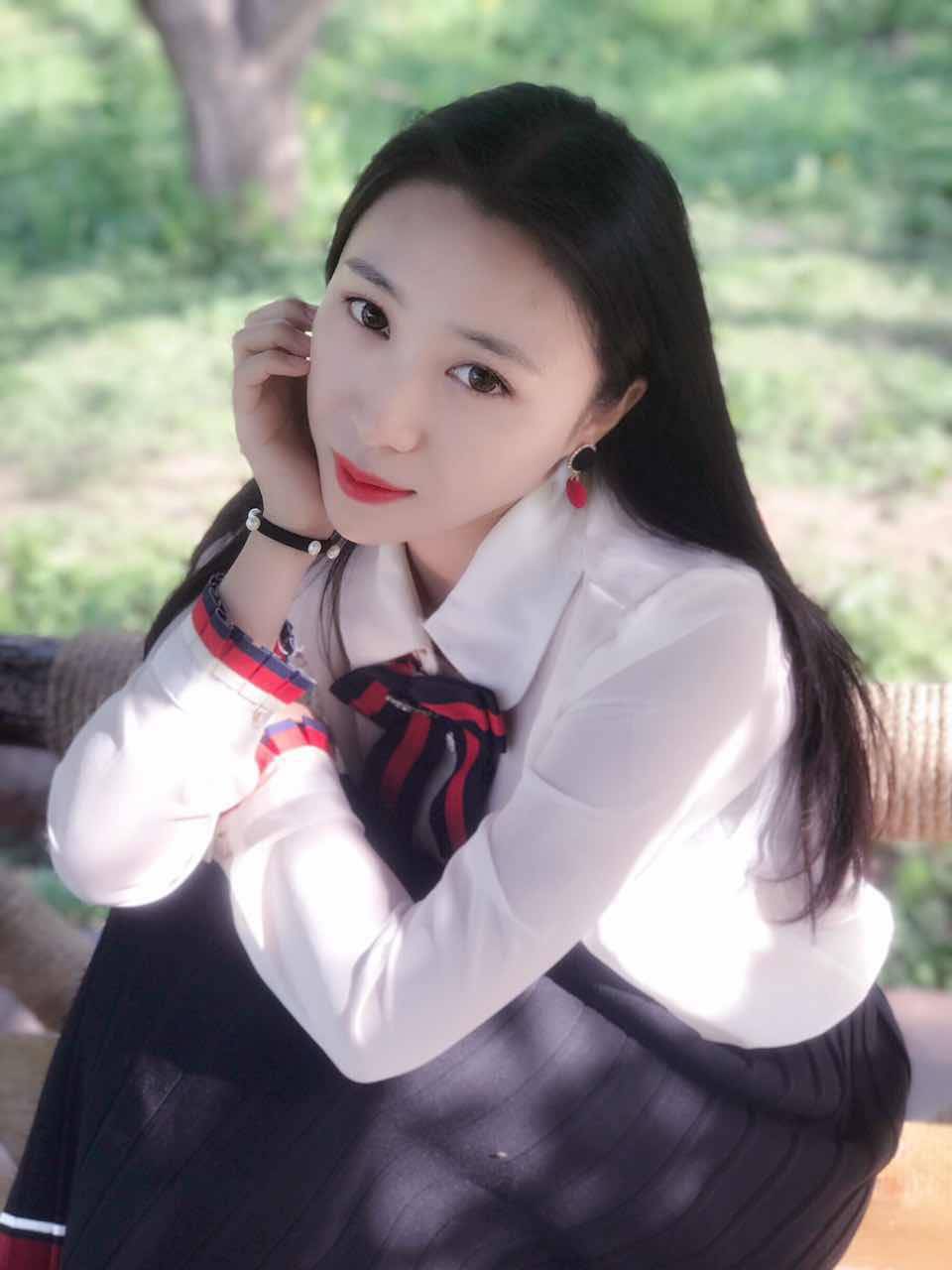 星球部落小美美,有超赞气质和甜美笑容的妹子用实力演绎别样性感
